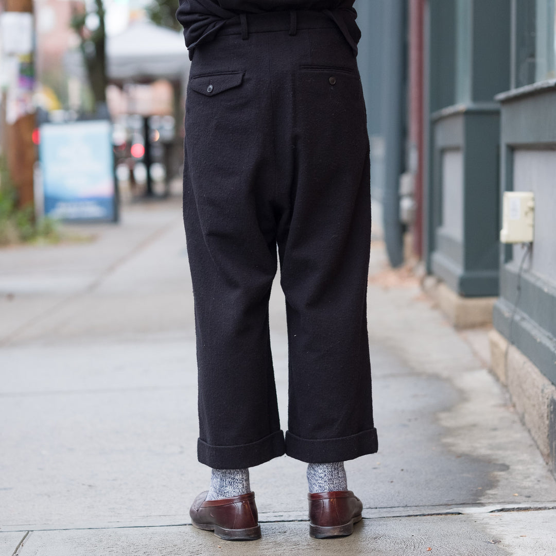 Double Pleated Cropped Trouser in Black Cotton-Silk Brushed